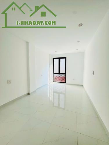 ĐẤP HỘP!NHÀ NGỌA LONG,LÔ GÓC,30M RA OTO,THANG MÁY,TẶNG NỘI THẤT,DT:40Mx6T.8ty
