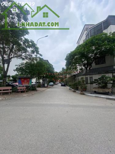 🏢 BÁN LIỀN KỀ PHÂN LÔ HOÀNG VĂN THÁI - 90M2 - 4 TẦNG - Ô TÔ TRÁNH VỈA HÈ - 34,5 TỶ - 2