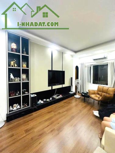 CỰC HIẾM - CHỈ TẦM 8 TỶ CÓ NHÀ ĐẸP PHỐ VĂN CAO 30M2 - 5 TẦNG - 3.5M MẶT TIỀN - GẦN PHỐ - 1