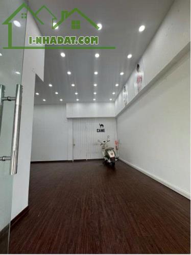 Chính chủ cho thuê cửa hàng mặt phố vị trí đẹp số 33 phố Chùa Bộc, Đống Đa, HN - 2
