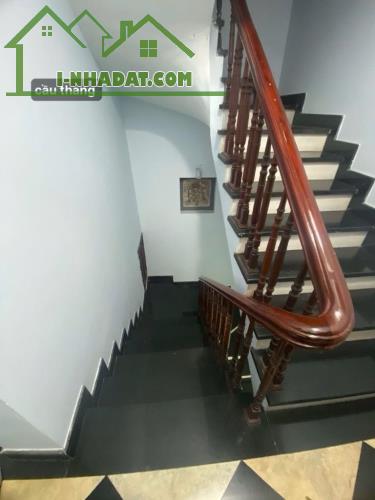 Bán Nhà Phố Hồng Tiến, Bồ Đề - Hơn 9 Tỷ - Phân lô OTO - 35m2 x 5 Tầng - Sổ vuông đẹp - 3