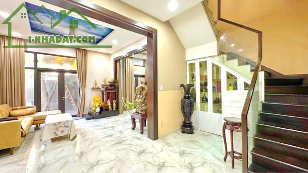 BIỆT THỰ KIỀU ĐÀM QUẬN 7 – 175M2 – LÔ GÓC 2MT – GẦN LOTTE MART - 4