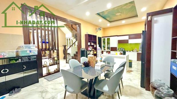 BIỆT THỰ KIỀU ĐÀM QUẬN 7 – 175M2 – LÔ GÓC 2MT – GẦN LOTTE MART - 5
