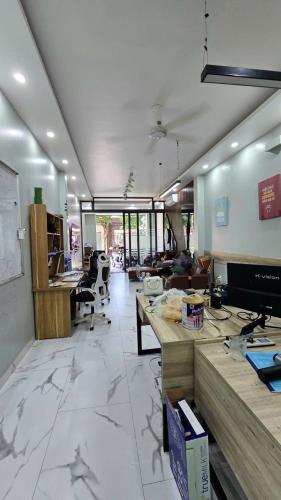 Bán nhà 3 tầng độc lập mặt đường Dương Đình Nghệ - 4
