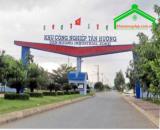 NHÀ LẦU TÂN CỔ ĐIỂN 2 TẦNG MẶT TIỀN NHỰA gần KCN Tân Hương.