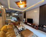 Cho thuê nhà mặt phố Văn Cao, DT: 50m2, 4 p.ngủ.
