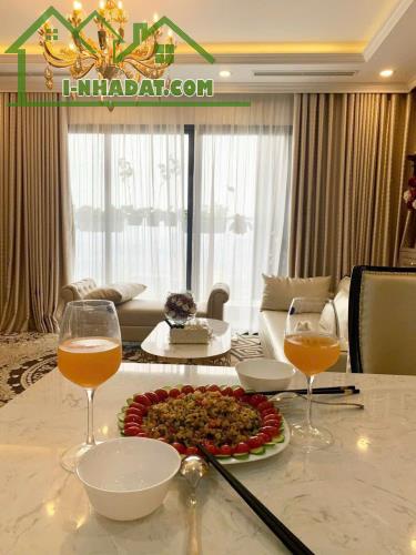 CHO THUÊ CĂN HỘ CAO CẤP VINHOMES D