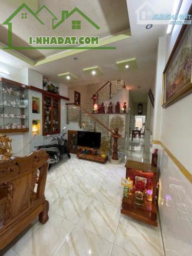 Bán Gấp Giá Rẻ Nhà MTKD đường Võ Thành Trang Tân Bình DT khủng 5x24 3 Tầng chỉ 14.5 Tỷ