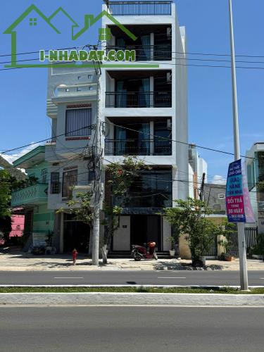 TÒA CĂN HỘ VIEW BIỂN MẶT TIỀN ĐƯỜNG PHẠM VĂN ĐỒNG, GIÁ CHỈ 13 TỶ