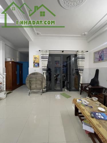 Nhà Hai Tầng TRƯƠNG ĐỊNH Nở Hậu - 3PN Khép Kín - 1