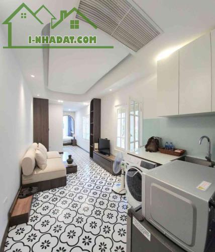 Bán căn hộ mặt phố Hàng Lược, HƠN 3 TỶ - lô góc, Sổ đỏ riêng - 40m2 - cho thuê 20tr/tháng