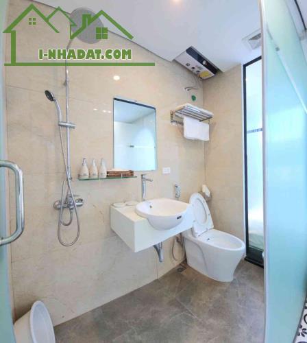 Bán căn hộ mặt phố Hàng Lược, HƠN 3 TỶ - lô góc, Sổ đỏ riêng - 40m2 - cho thuê 20tr/tháng - 2