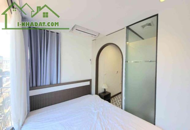Bán căn hộ mặt phố Hàng Lược, HƠN 3 TỶ - lô góc, Sổ đỏ riêng - 40m2 - cho thuê 20tr/tháng - 3