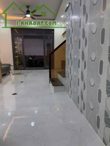 1/ CẠNH LÊ VĂN QUỚI - 53M2 (4.3 X 13.5) - 2 TẦNG 3PN MỚI ĐẸP - CHỈ 5.2 TỶ - 1