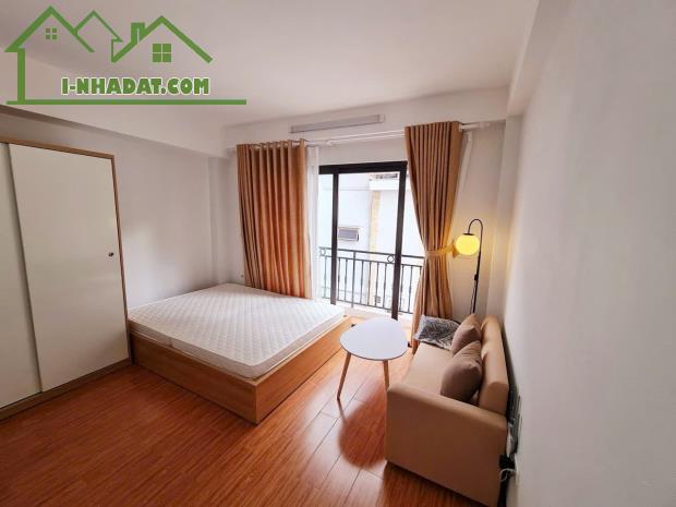 Cho thuê Ccmn đẹp thoáng ban công rẻ tại 12 Lương Khánh Thiện, Tân Mai - 3