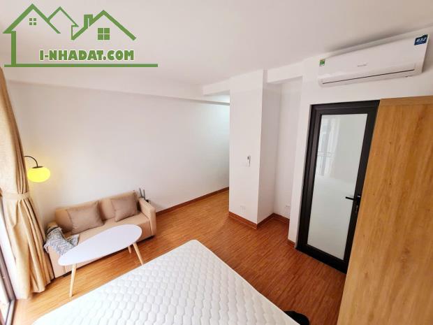 Cho thuê Ccmn đẹp thoáng ban công rẻ tại 12 Lương Khánh Thiện, Tân Mai - 2