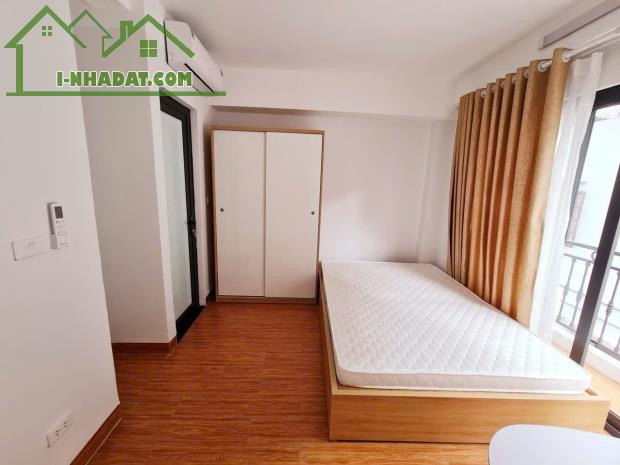 Cho thuê Ccmn đẹp thoáng ban công rẻ tại 12 Lương Khánh Thiện, Tân Mai - 1