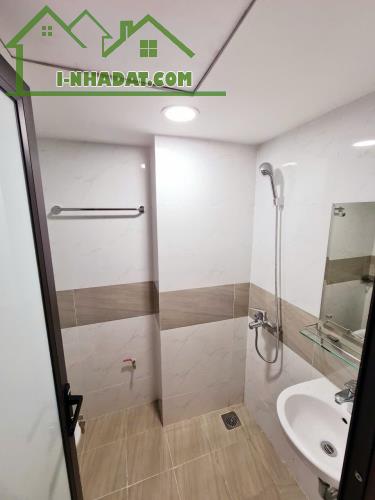 Cho thuê Ccmn đẹp thoáng ban công rẻ tại 12 Lương Khánh Thiện, Tân Mai