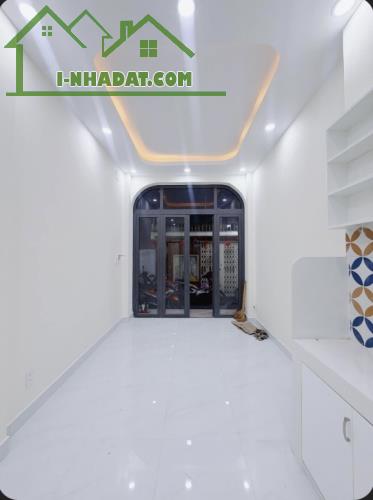 BẾN NHÀ RỒNG - ĐƯỜNG TÔN ĐẢN QUẬN 4