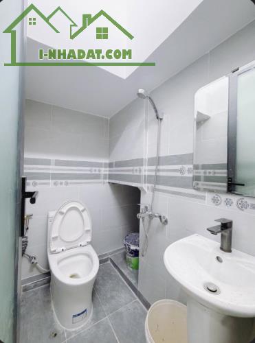 BẾN NHÀ RỒNG - ĐƯỜNG TÔN ĐẢN QUẬN 4 - 4