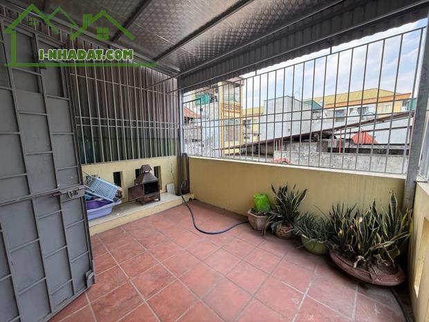 Bán Nhà Ngõ 24 Kim Đồng, Nhỉnh 5 Tỷ, 30m2 x 4 Tầng, ngõ oto thông, sổ đỏ chính chủ, MT 4m - 3