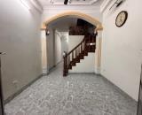 Bán Nhà Ngõ 24 Kim Đồng, Nhỉnh 5 Tỷ, 30m2 x 4 Tầng, ngõ oto thông, sổ đỏ chính chủ, MT 4m