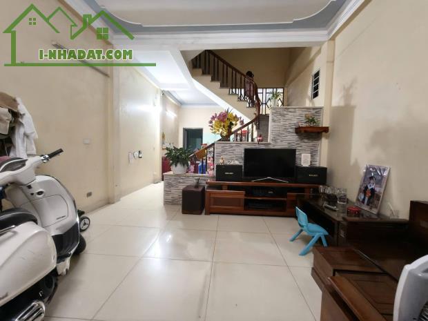 Bắc Hồng chào bán nhà 60/68m2, 3T, mt5m, 5.15 tỷ, Đông Anh, ô tô, gần phố.