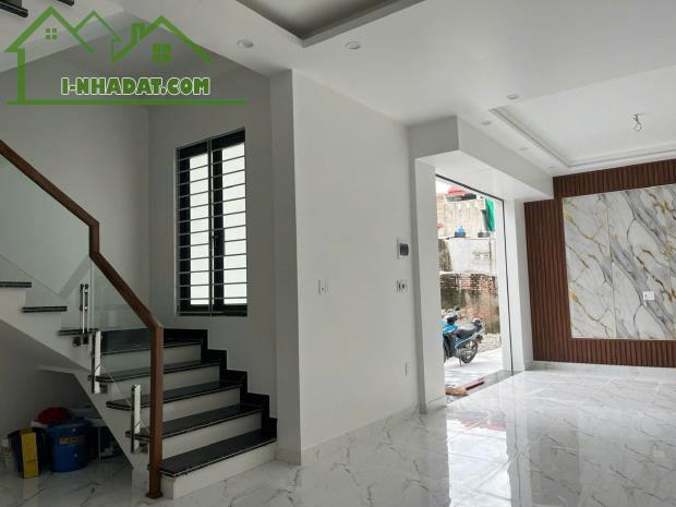 BÁN NHÀ ĐỘC LẬP 3 TẦNG NAM HẢI – CÓ SÂN CỔNG – GIÁ 2,7 TỶ - 2