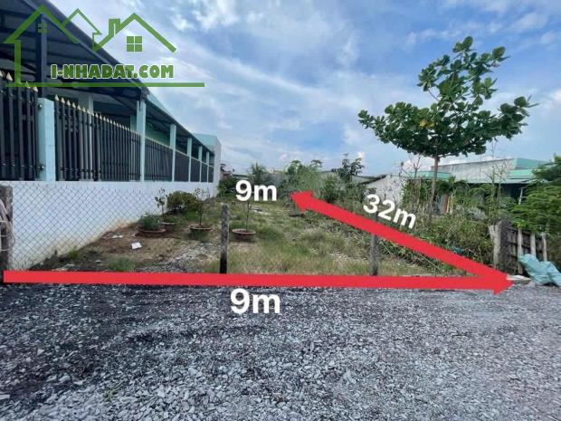 Bán đất thổ cư đường oto ấp 6 , Thạnh Đức dt 300m2 full thổ giá 1,85 tỷ