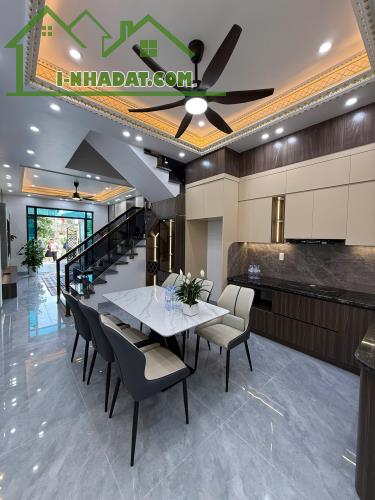 RA HÀNG 3 CĂN NHÀ 3 TẦNG TÂN CỔ ĐIỂN – LÊ SÁNG, HỒNG AN - 4