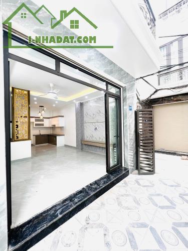 Bán nhà 4 tầng xây mới sân cổng riêng Khúc Hạo Thiên Lôi