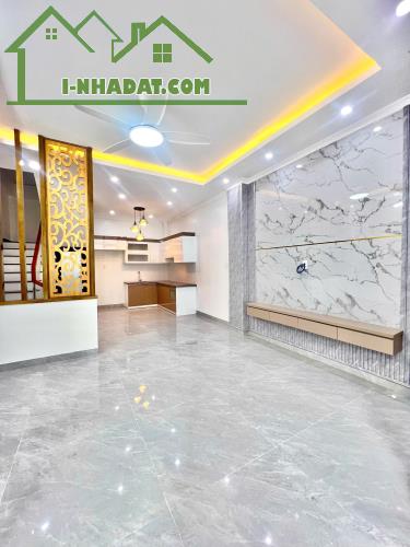 Bán nhà 4 tầng xây mới sân cổng riêng Khúc Hạo Thiên Lôi - 1