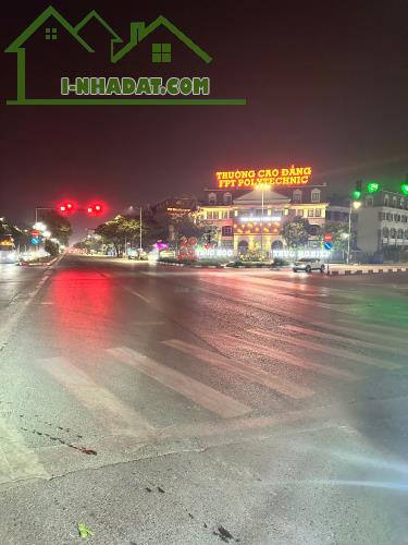CHO THUÊ PHÒNG/CCMN ĐỐI DIỆN CĐ FPT – GẦN ĐH ĐÔNG Á
