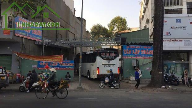 Chính chủ bán đất vị trí tốt để kinh doanh. Khu đất đẹp trên đường Hùng Vương