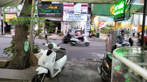Cần sang cửa hàng mỹ phẩm và phụ liệu tóc đối diện chợ cây Da Sà, Bình Tân, TPHCM. Mặt - 3