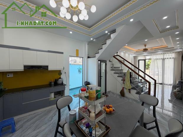 Nóng Hải phòng Bán nhà tặng nội thất  bìa chính chủ - 2