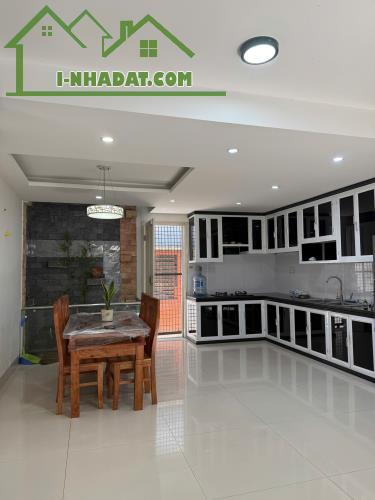 Cho thuê nhà nguyên căn 2 tầng khu biển Phạm Văn Đồng, Sơn Trà – Đà Nẵng 🌊 - 1
