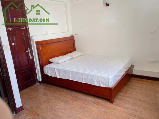 Nhà mình còn 1 căn mặt đường phố Mai Hắc Đế, cách Vincom Bà Triệu 200m, diện tích 20m2 - 4