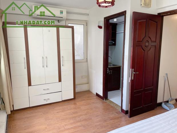 Nhà mình còn 1 căn mặt đường phố Mai Hắc Đế, cách Vincom Bà Triệu 200m, diện tích 20m2 - 2
