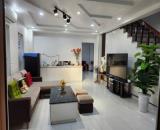 Cho thuê nhà nguyên căn phố Văn Cao, 6 p.ngủ khép kín, DT: 70m2.