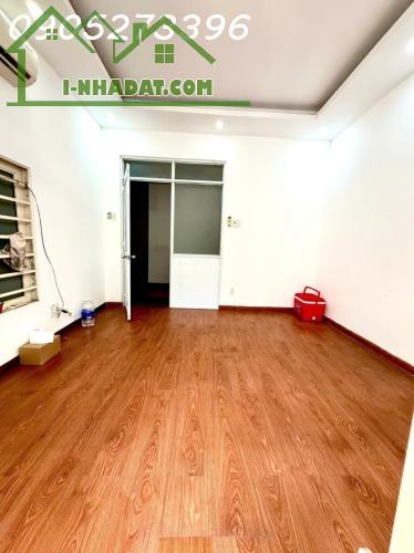 NGAY NGÃ TƯ PHÚ NHUẬN - 20m2 - 3 TẦNG - CĂN GÓC - 3.55 TỶ - 4
