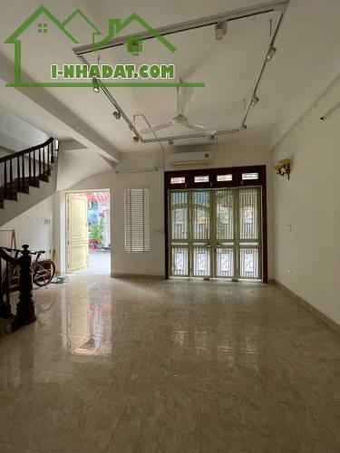 Chính chủ cho thuê mặt bằng đẹp Tây Hồ, ngõ ô tô 2 chiều – giá tốt - 2