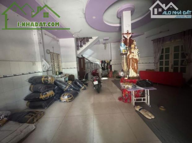 Nhà MTKD đường Đặng Minh Trứ Tân Bình DT khủng 6.5mx11m 4 tầng giá chỉ 12 Tỷ