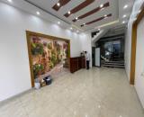 Cho thuê nhà phố Văn Cao, DT: 85m2, 4 ngủ khép kín.