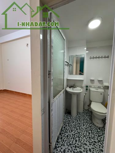 Cho thuê phòng khép kín tại ngõ 48 Nguyễn Khánh Toàn, Nghĩa Đô, Hà Nội - 4