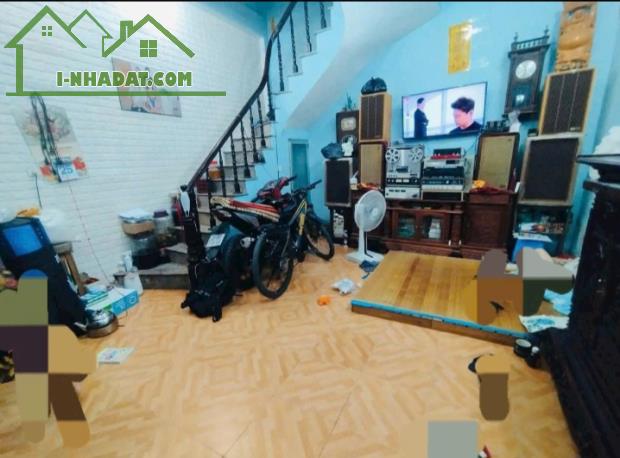 🇻🇳 NHÀ ĐẸP NGUYỄN CHÍNH 7,2 TỶ/ 30M2/ 5 TẦNG - GẦN PHỐ - CÁCH 100 MÉT RA Ô TÔ TRÁNH DỪNG