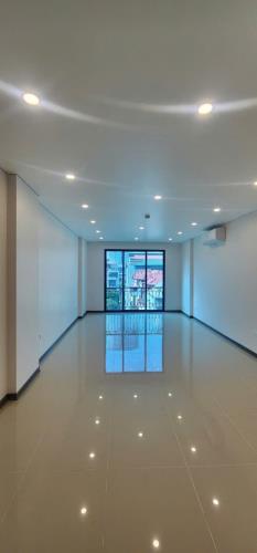 Cho thuê nhà Mạc Thái Tổ, Cầu Giấy 55M x 7T CÓ HẦM, THANG MÁY, PCCC giá 50TR