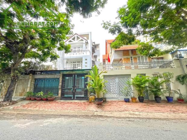 HOT HOT! Biệt thự 3 lầu ST KDC Nam Long Trần Trọng Cung, Quận 7