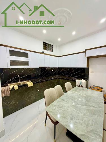 BÁN NHÀ GẦN CHỢ VĂN ĐIỂN 45m2 4 TẦNG MẶT TIỀN 4M GẦN Ô TÔ GIÁ 8 tỷ. - 1