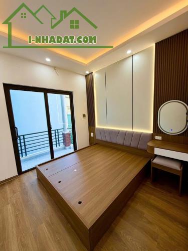 BÁN NHÀ GẦN CHỢ VĂN ĐIỂN 45m2 4 TẦNG MẶT TIỀN 4M GẦN Ô TÔ GIÁ 8 tỷ. - 2